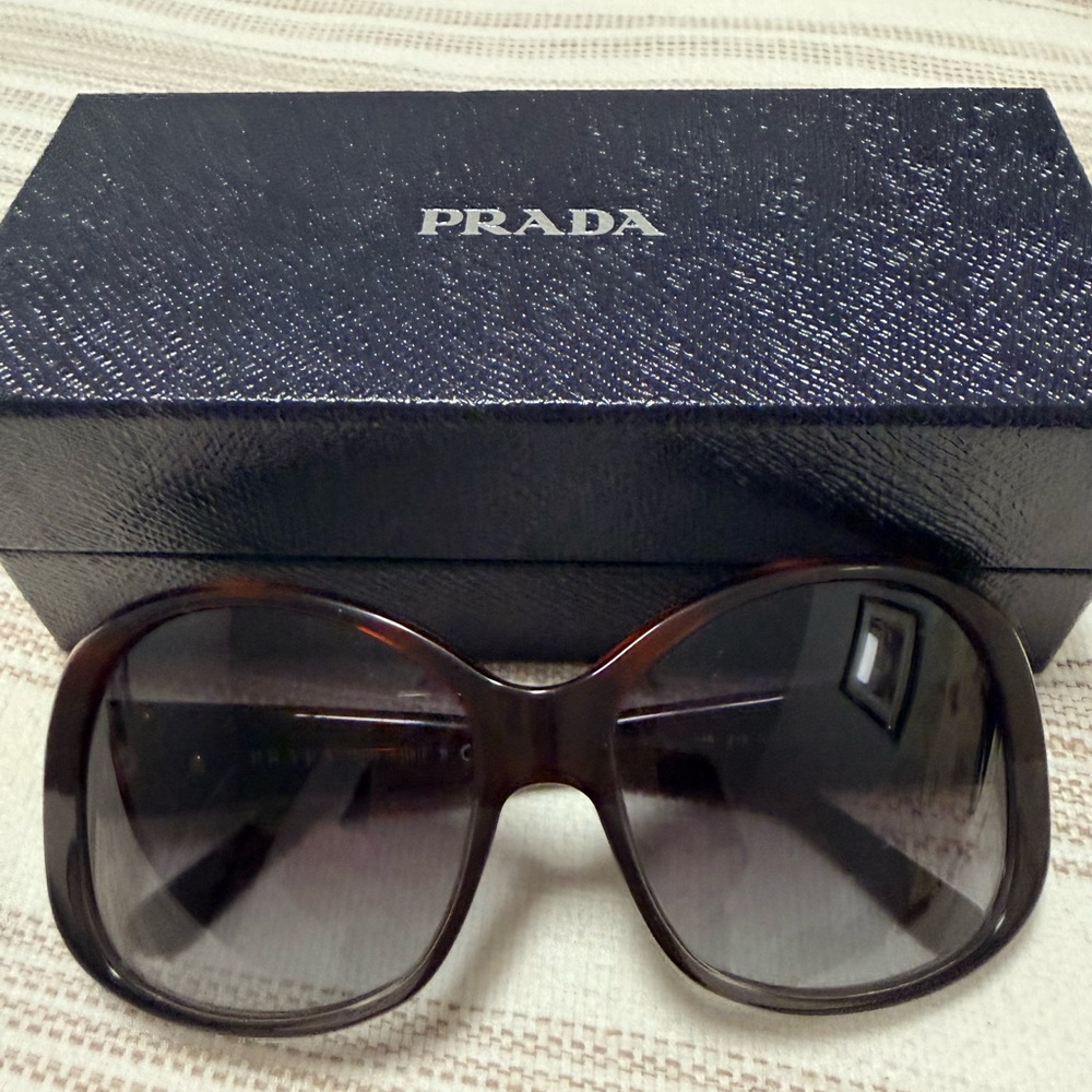 Prada Brown Tortoiseshell Oversized Gradient Sung… - image 1